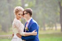 Счастливые жених и невеста